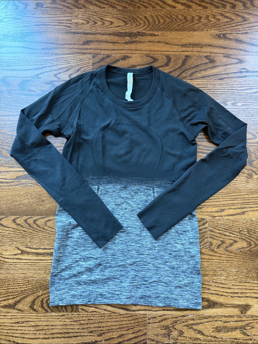 lululemon athletica Two-Tone Seamless Long Sleeve Top - Black & Gray